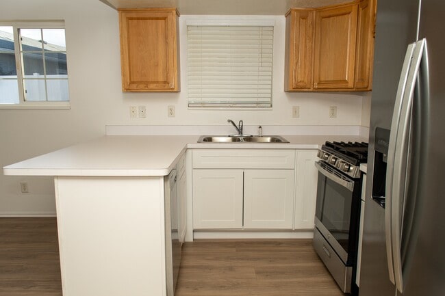 Photo - 73 Hampton Pl