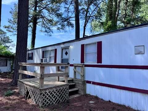 Building Photo - Bentwood Mobile Home Park