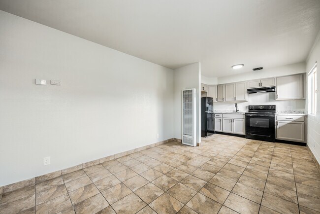 Photo - LOCUST CANYON APARTMENTS