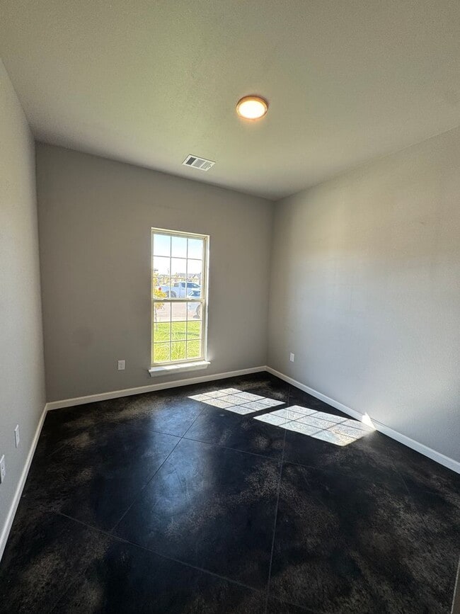 Photo - Located in Beacon Pointe!!!4bedrooms 2bath...