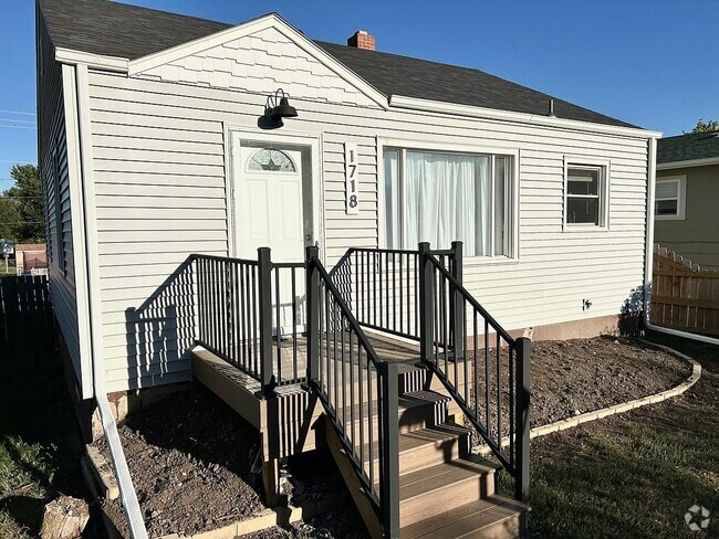 Building Photo - 1718 5th St Rental