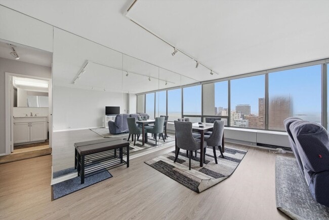 Photo - 2800 N Lake Shore Dr