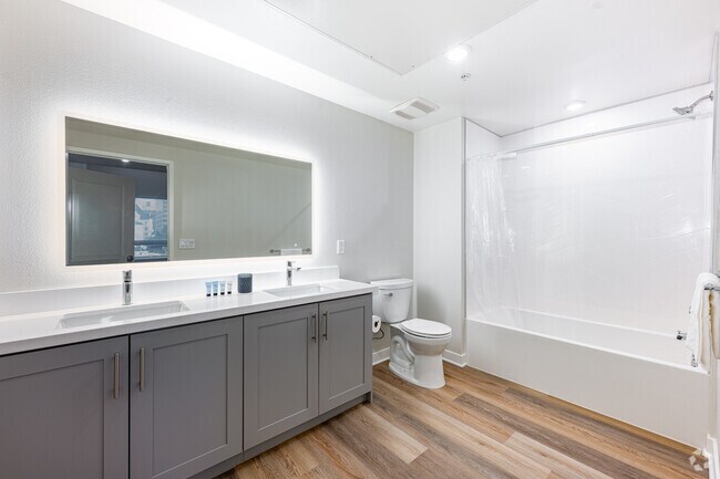 2BR, 2BA - 1155SF - Primary Bathroom