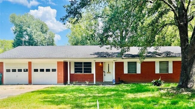 Building Photo - 235 Bradford Dr Rental