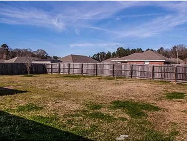 Photo - 310 Orchard Way