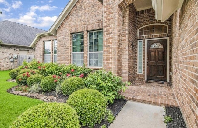 Photo - 2513 Golfcrest Dr