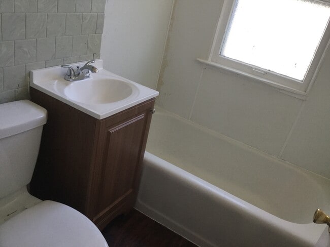 Photo - Spacious 3 Bedroom Single Family Home with Garage