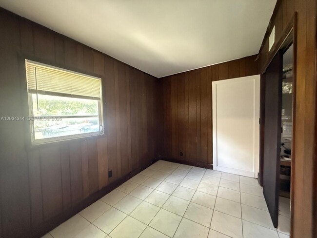Photo - 120 NE 7th St Unidad 2