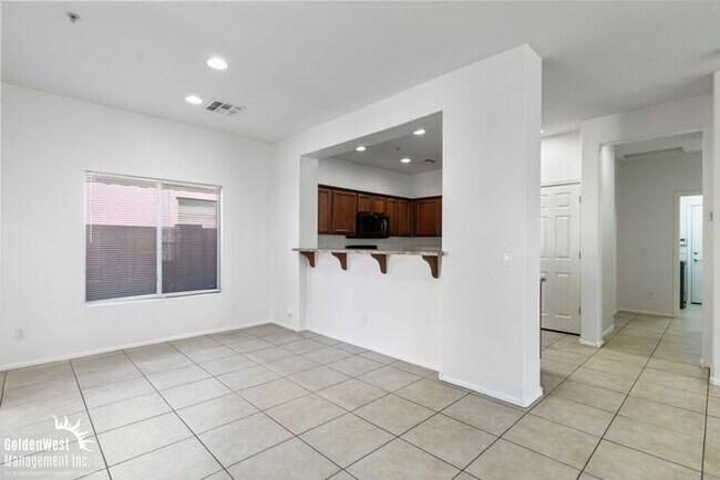Photo - Beautiful 3Bdm 2Ba + Den Home Near Avondale & Goodyear!