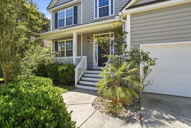 Photo - "Exquisite 4-Bed Sanctuary with Cozy Fireplace & Spacious 2,204 Square Foot Layout on Willoughby ...