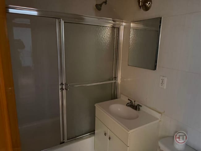 Photo - 1858 Archer St