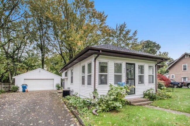 Photo - 548 Dayton Ave