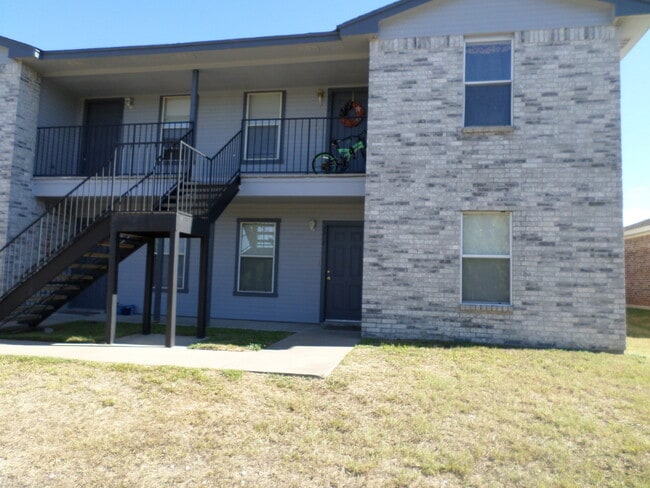 Building Photo - Great location off Panther Way