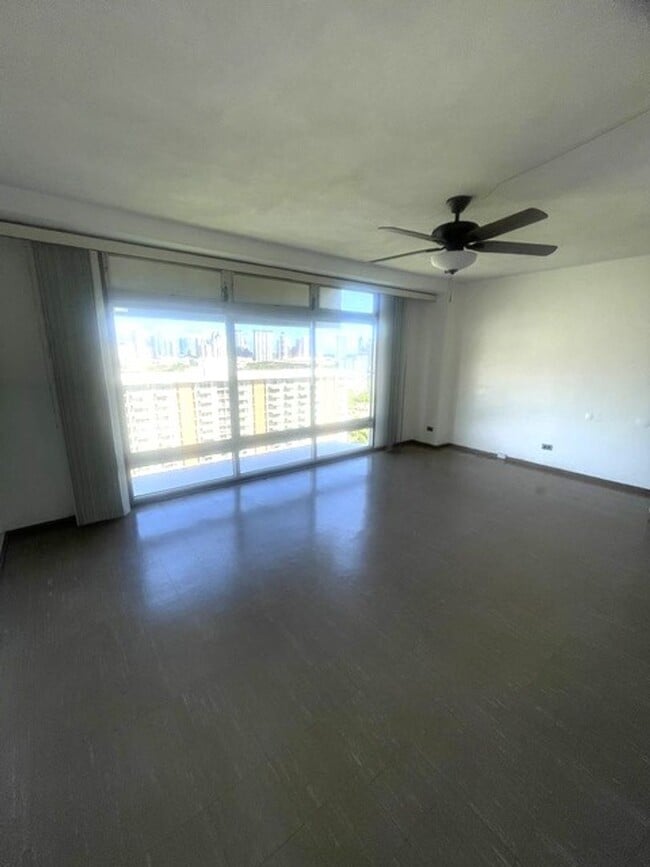 Photo - Queen Emma Gardens- King Tower Apt. # 1547 Unidad 1547