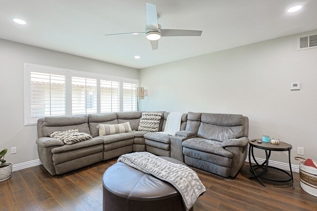 Photo - 2 Bed / 2 Bath Condo for Rent – Mission Valley