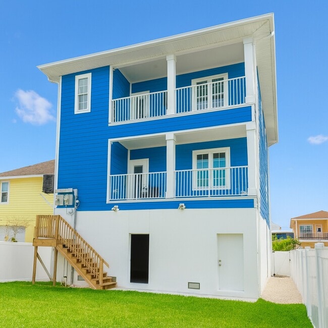 Building Photo - 13117 4th St E Unit Waterview