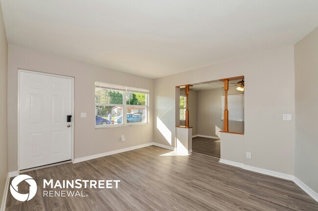 Photo - 2006 4th Ave W