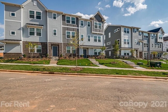 Building Photo - Room in Townhome on Tears Ln