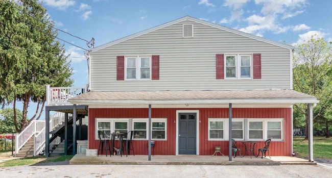 Building Photo - 3185 Spring Rd Unit #3