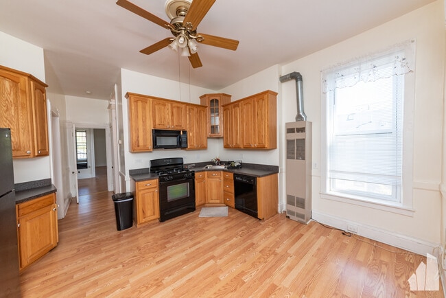 Photo - 3300 N Racine Ave Unit 03