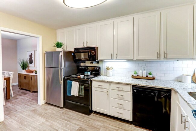 Building Photo - The Brentwood Rental