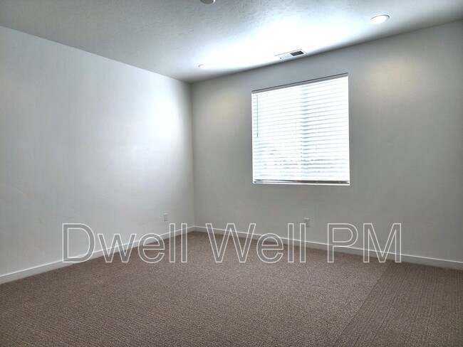 Photo - 12267 W Endsley Ln