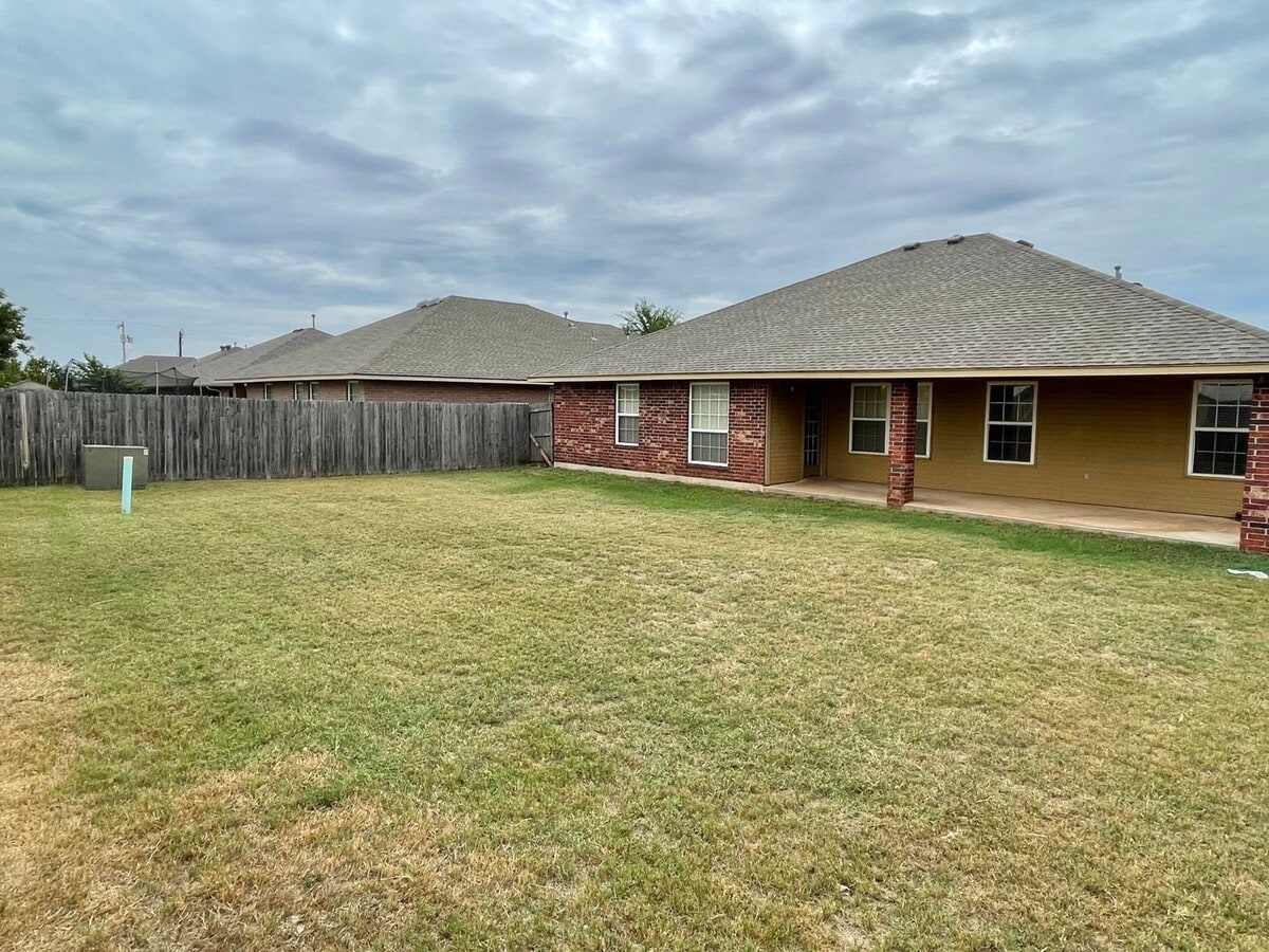 Photo - Gorgeous Four Bedroom Home in Scissortail Landing of Edmond
