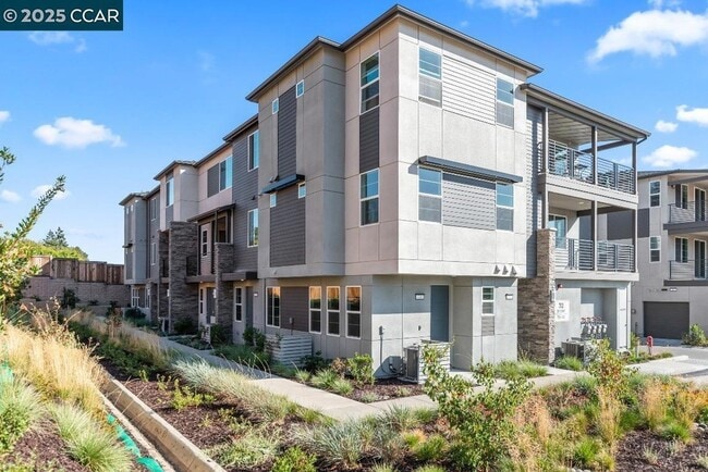 Photo - 725 Delve Ct