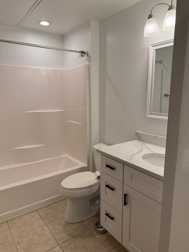 Photo - 403 W Main St Unit B
