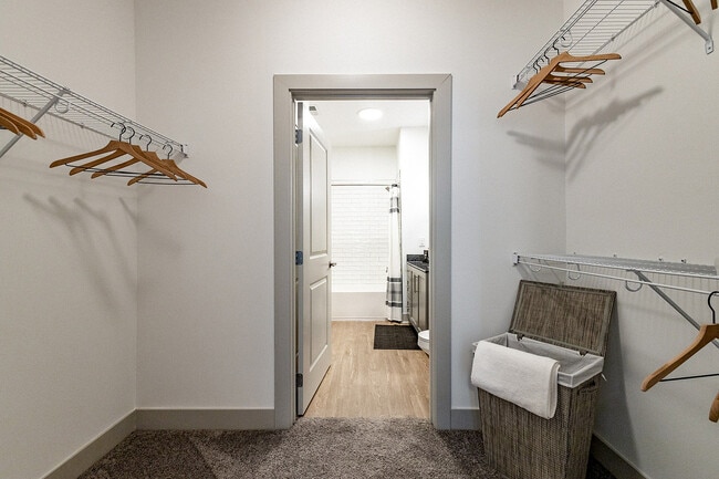 Woodburn Exchange - Closet