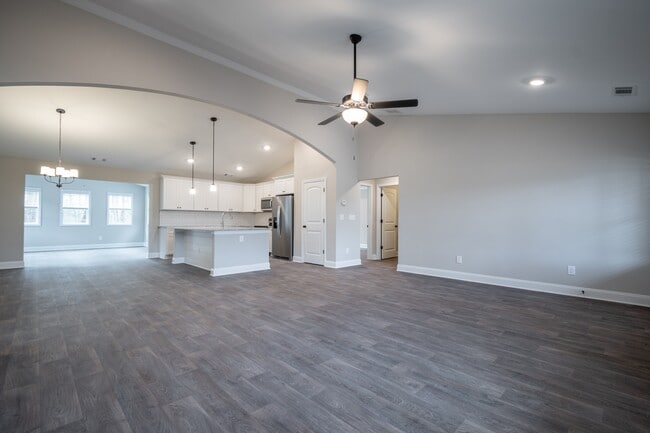1106 Lackey Rd
