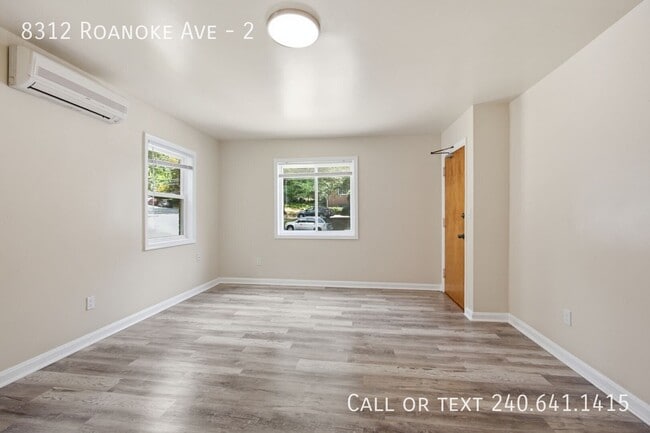 Building Photo - 8312 Roanoke Ave Unit 2