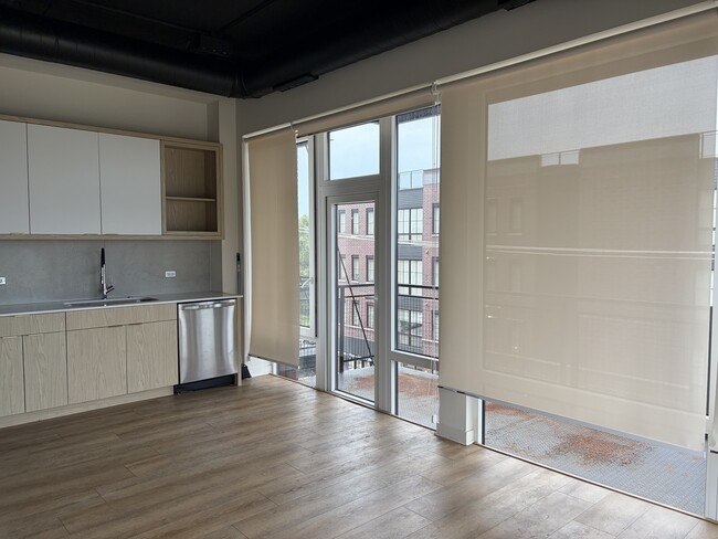 Photo - 2725 N Thatcher Ave Unit 408