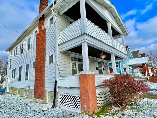 Photo - 1186-1186 W 8th St Unit 1184- UP