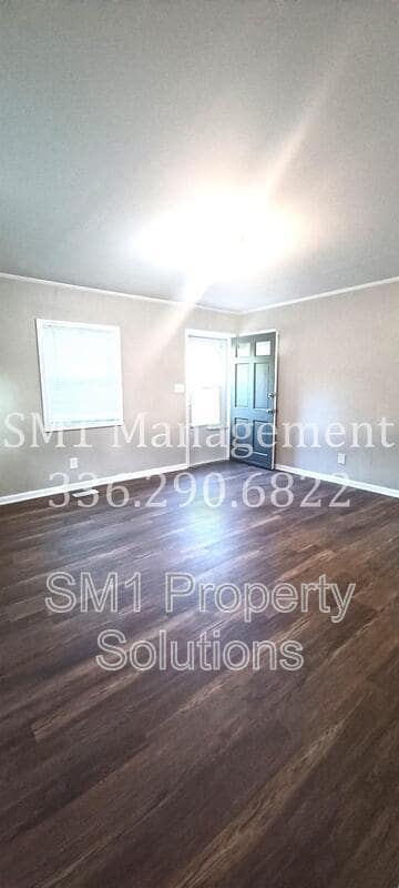 Photo - 404 Grand St