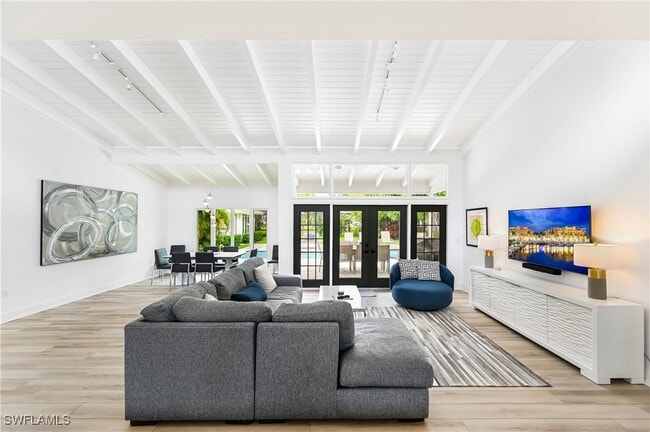 Photo - 134 16th Ave S