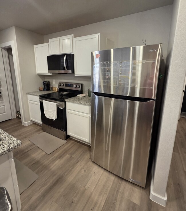 Photo - 322 Graze St