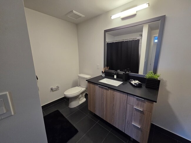 Photo - 751 E 28th St Unit B1