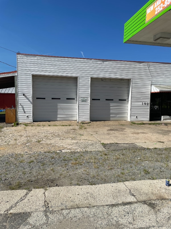 Photo - 102 E Green St