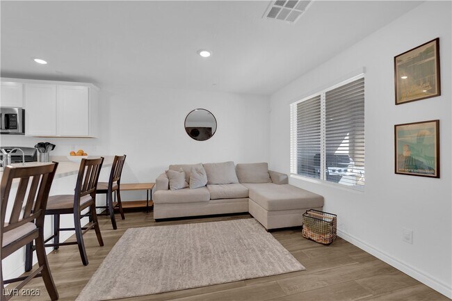 Photo - 6200 Foxes Dl St