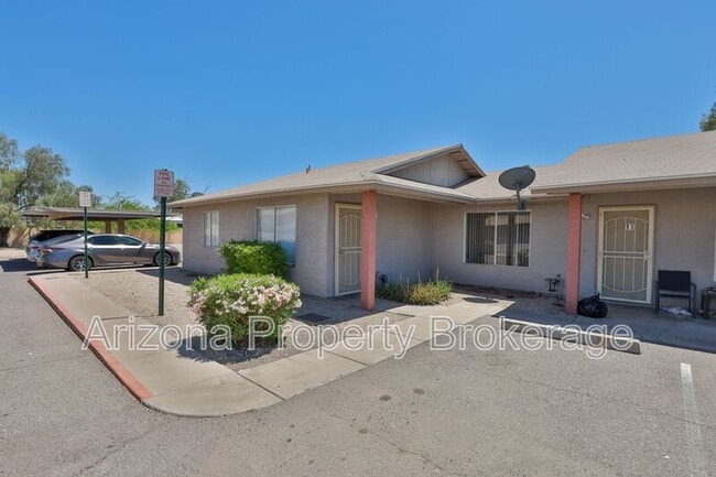 Photo - 1625 N Date Townhome
