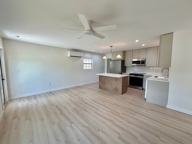 Photo - 2624 2nd St SW