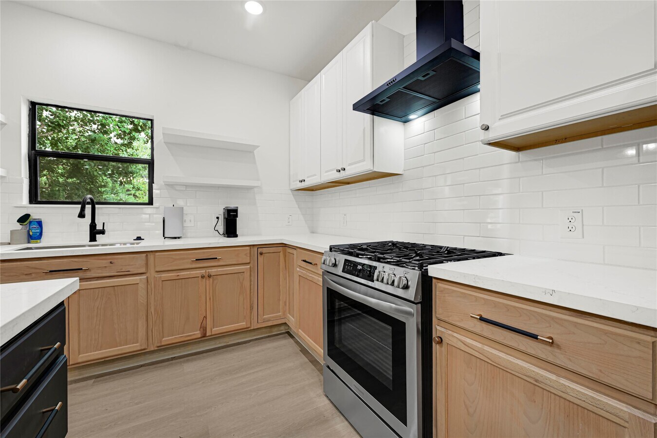 Photo - 1008 Danube St