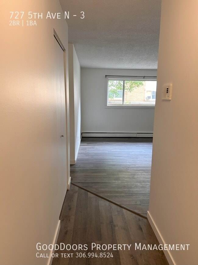 Building Photo - 727 5th Ave N Unit 3