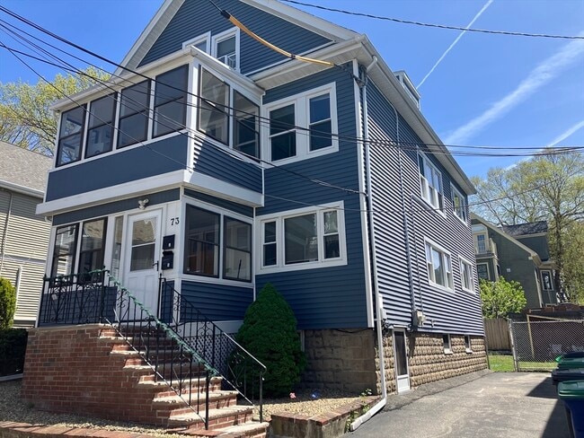 Building Photo - 73 Lowell St Unit 1 Rental