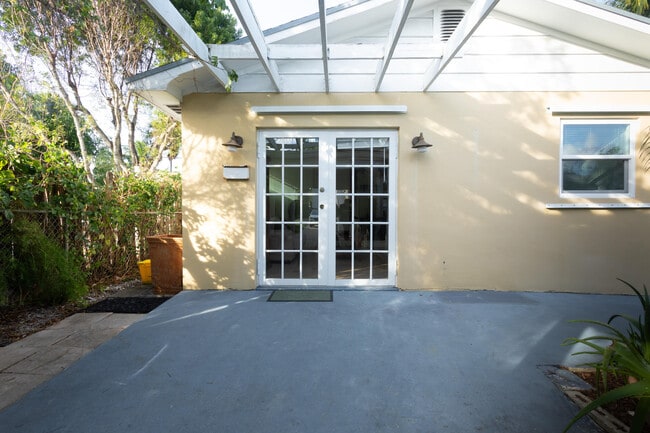 Building Photo - 245 Cortez Rd Unit B