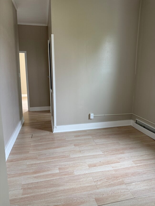 Photo - 262 Fond du Lac Ave