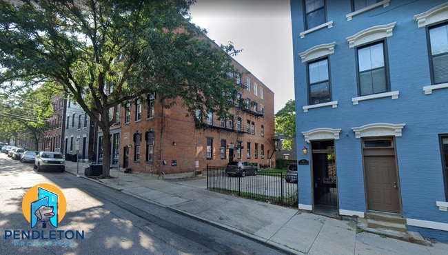 Building Photo - 525 E 13th St Unit 3