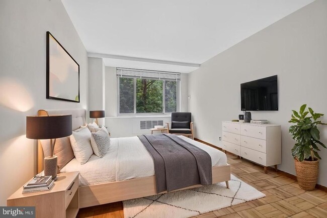 Photo - 4200 Cathedral Ave NW Unit 312A