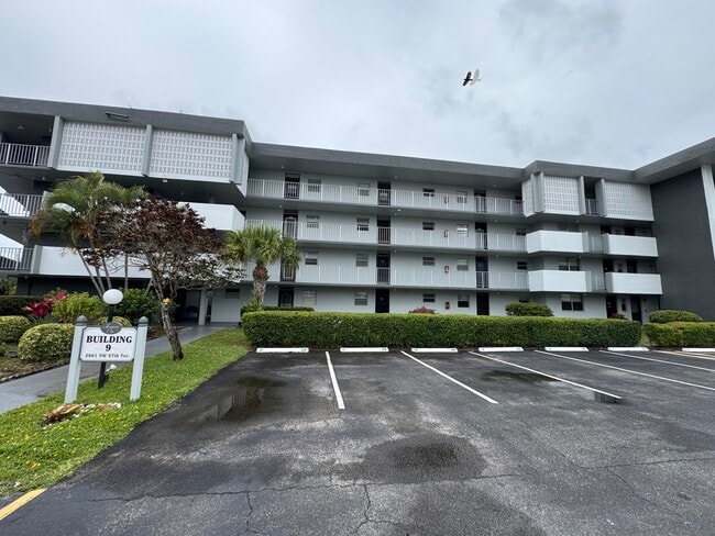 Building Photo - 2861 NW 47th Terrace Unit 207b